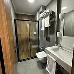 Hotel The Halcyon 2*