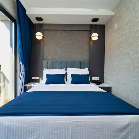 Отель The Halcyon 2*