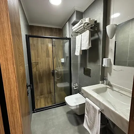 Отель The Halcyon 2*