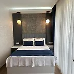 The Halcyon Hotel 2*