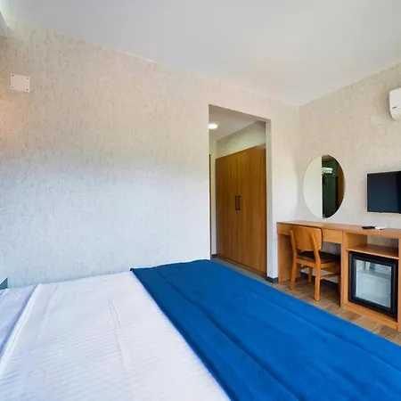 Hotel The Halcyon 2*